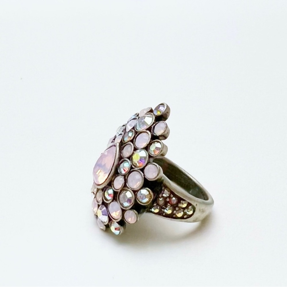 V&A Victoria & Albert Museum Signed Pink AB Crystals Teardrop Ring Size 6 - Picture 3 of 9